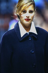max-mara-fall-1994-2.thumb.jpg.a8a4bcbf4686d985b092be9022299449.jpg