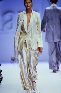 max-mara-fall-1994-4.thumb.jpg.6d019d4eb850a8b70acb703ce898252c.jpg