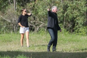 natalie-portman-and-benjamin-millepied-in-sydney-05-10-2021-8.jpg