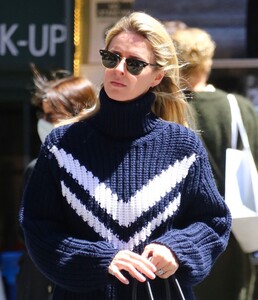 nicky-hilton-street-style-soho-in-new-york-05-06-2021-4.jpg