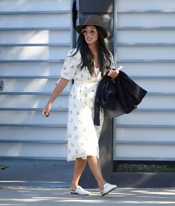 nicole-scherzinger-in-a-white-summer-floral-dress-la-04-29-2021-5.jpg