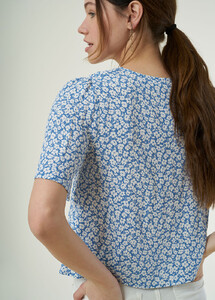 odette-print-flared-sleeve-blouse-s21-3.thumb.jpg.f96997f7a8a5f92e3800a1b34908339c.jpg