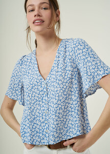 odette-print-flared-sleeve-blouse-s21.thumb.jpg.616603b5914ac024d9f617d42fc2c7d2.jpg