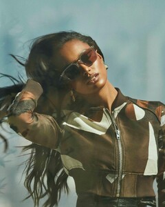 oliverpeoples_182872576_464295431494883_2365823373064684930_n.jpg