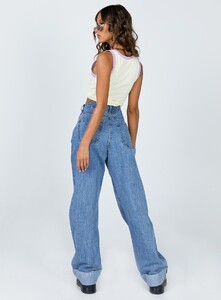 ollie-straight-leg-jean-mid-wash-denim-4_d1bedef1-75da-49f2-9fd6-524420726b3a_1800x.jpeg