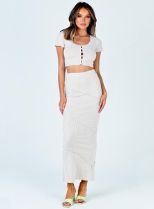 oscar-maxi-skirt-beige-1_9eb836eb-07a9-4637-90b7-3dd26a56a311_1800x.jpeg