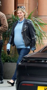 pregnant-pixie-geldof-out-in-london-04-29-2021-1.jpg