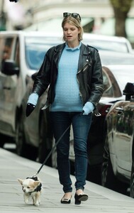 pregnant-pixie-geldof-out-in-london-04-29-2021-2.jpg