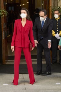 queen-letizia-at-congress-of-deputies-in-madrid-04-12-2021-7.jpg