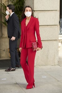 queen-letizia-at-congress-of-deputies-in-madrid-04-12-2021-9.jpg