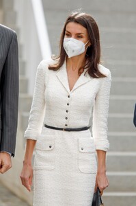 queen-letizia-inauguration-of-the-helga-de-alvear-modern-art-museum-in-careers-02-25-2021-12.jpg