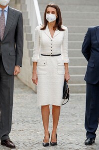 queen-letizia-inauguration-of-the-helga-de-alvear-modern-art-museum-in-careers-02-25-2021-9.jpg