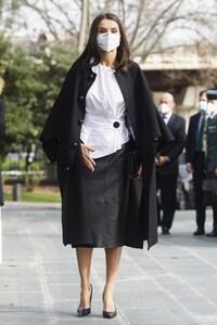 queen-letizia-looks-stylish-disease-day-2021-in-madrid-03-05-2021-3.jpg