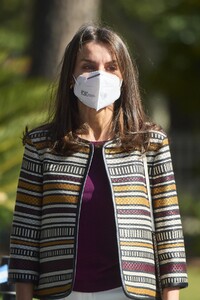 queen-letizia-of-spain-at-mutua-madrilena-foundation-headquarters-in-madrid-04-07-2021-4.jpg