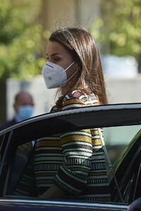 queen-letizia-of-spain-at-mutua-madrilena-foundation-headquarters-in-madrid-04-07-2021-6.jpg