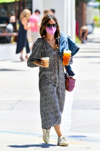 rachel-bilson-out-for-coffee-in-santa-monica-05-24-2021-3.jpg