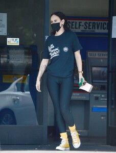 rumer-willis-at-a-post-office-in-los-angeles-05-12-2021-0.jpg