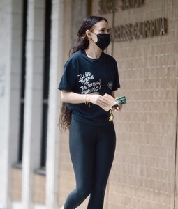 rumer-willis-at-a-post-office-in-los-angeles-05-12-2021-1.jpg