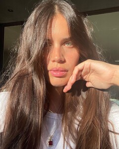 sarasampaio_179669885_176007397731423_2488910653495930760_n.jpg