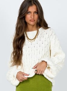 shelby-knit-jumper-cream-1_028e3d40-8fc0-4eea-950d-dd17f96c4321_1800x.jpeg