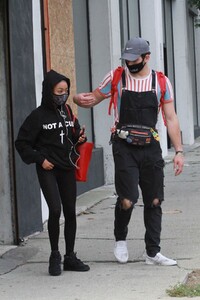 skai-jackson-and-alan-bersten-leaves-dance-rehersal-in-los-angeles-10-24-2020-4.jpg