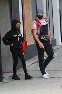 skai-jackson-and-alan-bersten-leaves-dance-rehersal-in-los-angeles-10-24-2020-5.jpg