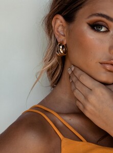 tahlia-earrings-1_d12dd60d-6af8-4658-a587-e95935e64bbe_1800x.jpeg
