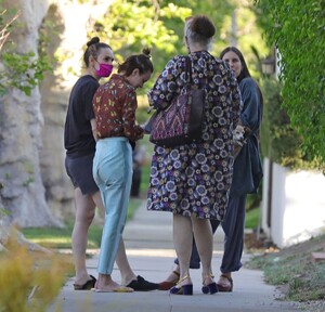 tallulah-scout-and-rumer-willis-out-house-hunting-in-west-hollywood-05-24-2021-6.jpg