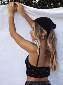 the-amalfi-headband-black-1_49433813-10c0-4feb-ba5e-a19732d04fc0_1800x.jpeg