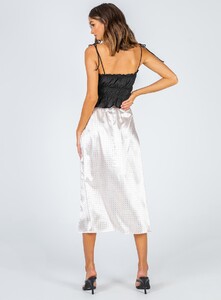 unbroken-midi-skirt-4_ffdd8857-a77d-47b8-a885-541dce02c9b1_1800x.jpeg