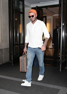 victoria-beckham-and-david-beckham-leaving-their-hotel-in-new-york-05-26-2021-2.jpg