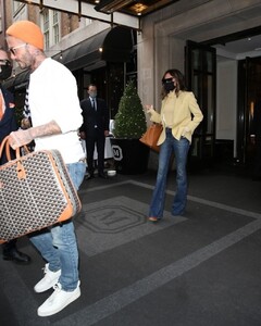 victoria-beckham-and-david-beckham-leaving-their-hotel-in-new-york-05-26-2021-4.jpg