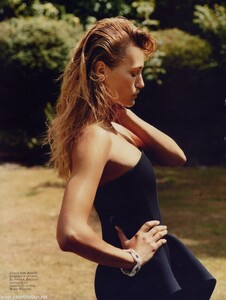 vogueparis09oct03mclellan.jpg.6acfd0ebab1a42e0940f8cfd933db905.thumb.jpg.c41cc91b72cba1dfcf7acb99fb74565a.jpg