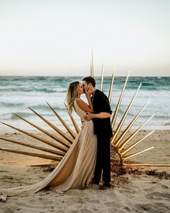weddingphotoinspiration_191079176_327945632061173_1590717295014387390_n.jpg