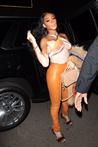 winnie-harlow-at-kendall-jenner-s-818-tequila-launch-party-at-nice-guy-in-west-hollywood-05-21-2021-2.jpg