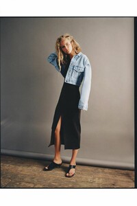 womens-blazers-jackets-zara-cropped-denim-jacket.jpg