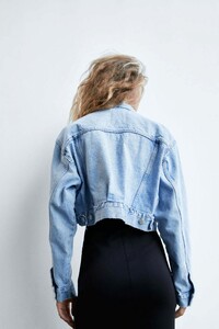 womens-blazers-jackets-zara-cropped-denim-jacket_5.jpg