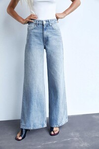 womens-jeans-zara-mid-rise-super-wide-leg-jeans_3.jpg