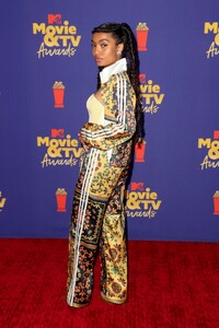 yara-shahidi-2021-mtv-movie-tv-awards-4.jpg