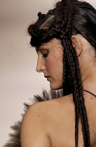 034c-jean-paul-gaultier-fall-2002-couture-details-kasia-pysiak.jpg