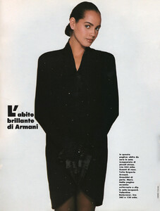 09-ELLEITdec88-m.DonnaPeeleMonicaBellucciNatalyCoualy-ph.OlivieroToscani.thumb.jpg.45e0553a2c5821bc458af09b686df676.jpg