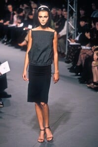 1032316339_Balenciaga1998WomenRTW26.thumb.jpg.45fa98209152f061e62299de8e3649c2.jpg