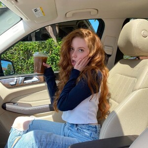 1080full-francesca-capaldi-6.jpg