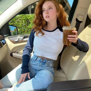 1080full-francesca-capaldi-7.jpg