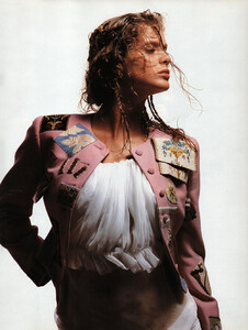 1142417652_44-ELLEITnov88-m.RacheHunter-ph.FabrizioFerri.thumb.jpg.87100fcc31628b92101dfc861572269c.jpg