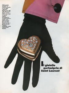 12-ELLEITdec88-m.DonnaPeeleMonicaBellucciNatalyCoualy-ph.OlivieroToscani.thumb.jpg.bd39eb3e39c5f03c61fe369cd468d23f.jpg