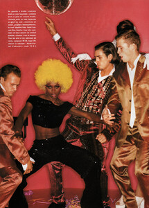 12-VOGUEHOMMESFRdec94-m.JohannaRhodesUnk-ph.MichaelRoberts.thumb.jpg.1723c4576356dd6d2d385fd8ab03c51d.jpg