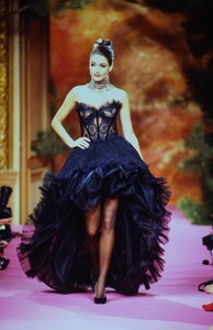 1214092303_ChristianLacroixCoutureFall1991(14).thumb.jpg.5e26cbfa519c84b4709da3f64a541d0a.jpg