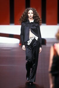 1237301338_Valentino1999WomenRTW158.thumb.jpg.2aea776f1ef61fee67f4f611a1e13c08.jpg