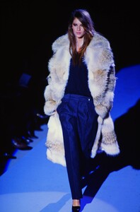 1327029208_Gucci1998WomenRTW(5).thumb.jpg.443154fa623a7bf57af9c461b12900b4.jpg